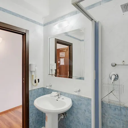 H Pompeii Ruiins Aparthotel