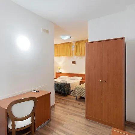 H Pompeii Ruiins Aparthotel 3*