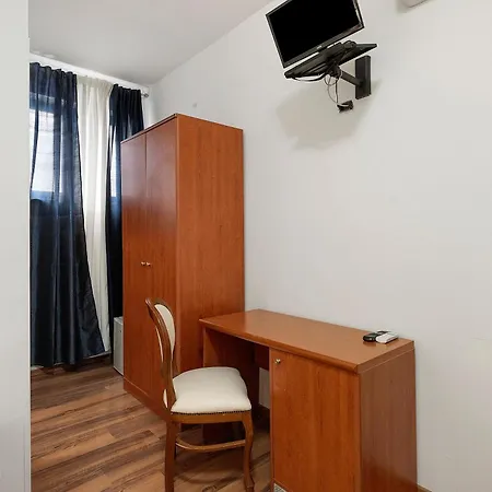 Aparthotel H Pompeii Ruiins